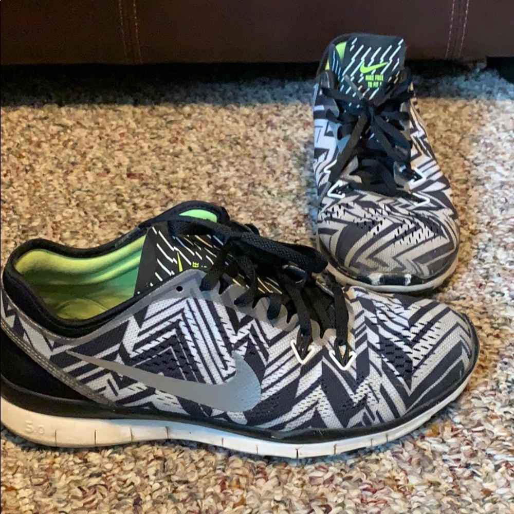 Nike Women’s Free TR Fit 5 Black & White Size 8
